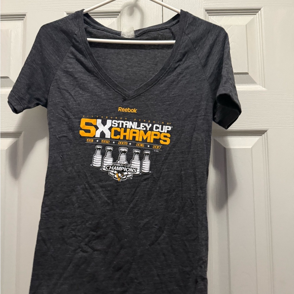 Women’s Reebok Charcoal Penguins Stanley Cup Champs Tee (Size Small)